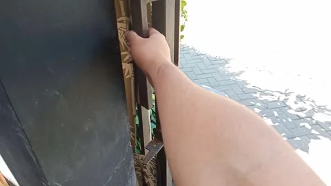 Close the garage gate Stock Footage 282000554