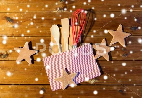 Close up of gingerbread and baking kitchenware set Stock Photos