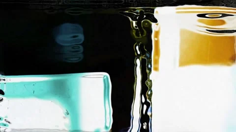 A close up of a glass Vidéo 157754469