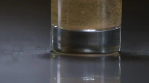 Close Up On Glass Of Ginger Beer HD Video Vídeo Stock 26284401