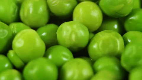 Close Up Green Peas Background Rotating. Macro Shot Fresh Organic Green Peas 库存影片 221744693