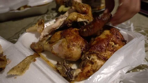 Close-up of a grilled chicken in a plastic technopor taper serving with your 스톡 동영상 161202678