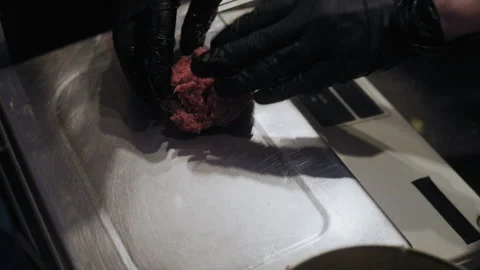 Close-Up of Ground Meat Weighed for Patty Vidéo 307059991