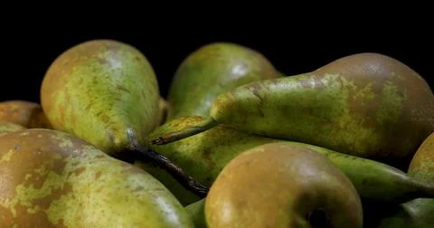 A close-up of a group of green pears Foto stock