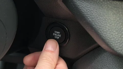 Close up of hand adjusting car air conditioner temperature knob Stockbeeldmateriaal 333307302