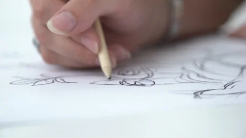 Close-up hand draws with pencil 스톡 동영상 125631579