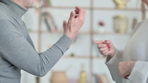 Close up of Hand Gesture of Old Couple Fighting, Arguing Vidéo 148200884
