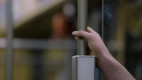 Close Up Hand Grab On Pole Handle For Balance Standing In Subway Train Vidéo 159950582