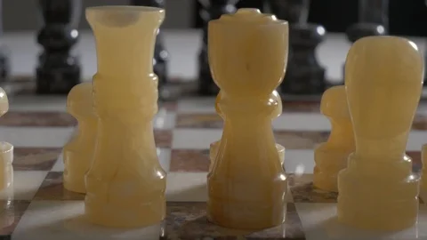 Close-up of the hand of a man playing chess. Vídeo Stock 103269374