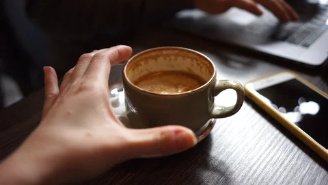 Close up hand take cup of coffee 스톡 동영상 104516091