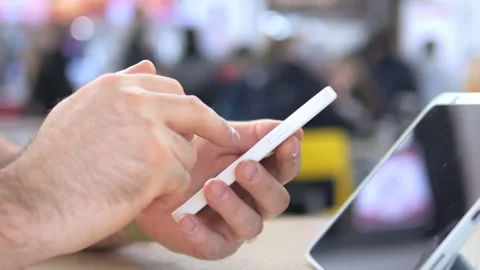 Close-up of hand using smartphone 库存影片 340920179