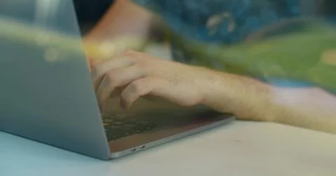 Close up hands engineers developing software app using digital laptop computer Foto stock