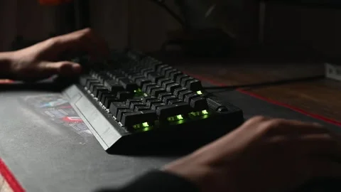Close Up Hands Gaming with RGB Mechanical Keyboard and Mouse Vídeos de archivo 345201055