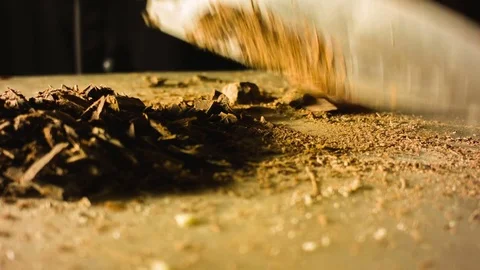 Close-up hands of man chopping chocolate Видео 79776196