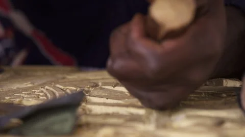 Close Up Hands Of A Wood Carver Using A Small Chisel To Make A Relief Carving Vídeo Stock 260687880