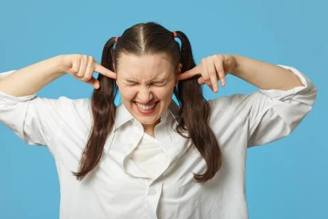 Close her ears Photos