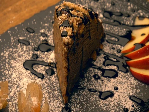 Close up, Honey dripping down a pancake stack Stockbeeldmateriaal 75620403