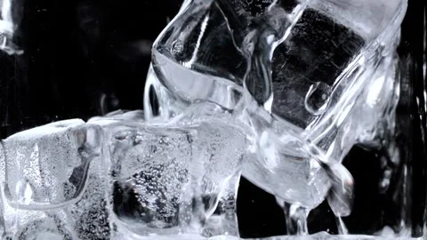Close-up of ice cubes Sprite bubbles Vídeo Stock 259605347