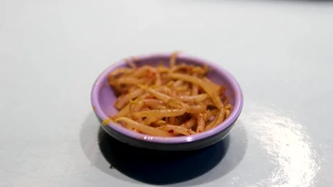 Close up image of Korean dish, spicy bean sprouts with bulgogi on a large pan. Vídeo Stock 307742521