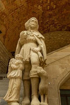 Close up image of the statue outside of the main entrance of the medieval Old Stock-Fotos