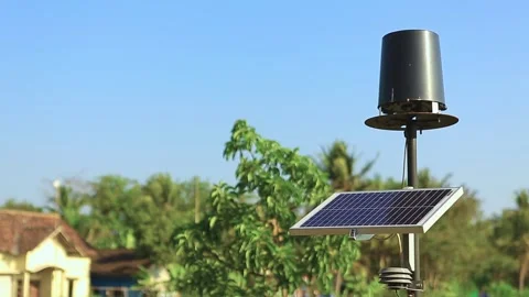 Close Up of IoT Environmental Climate Sensor System with Small Solar Cells Video stock 337443603