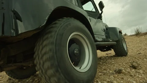 Close up jeep wheels Stock-Footage 87477628