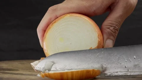 Close-Up, Knife Slicing Chopping Fresh Onion on Cutting Board, Cooking Tutorial Vídeos de archivo 334037395