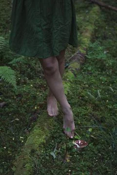 Close up lady posing in forest concept photo Foto stock