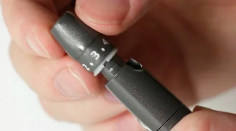 Close lancing device 스톡 동영상 12744016