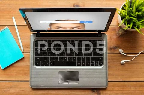 Close up of laptop with internet search bar Stock Photos