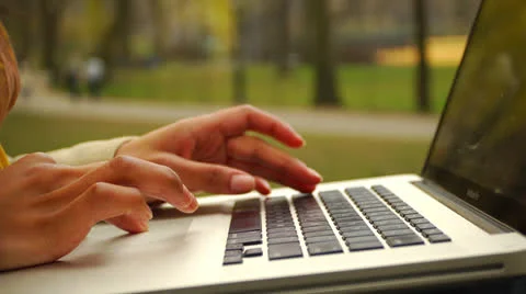 Close Up Laptop - Typing and Using Trackpad in Park Vídeos de archivo 22759834