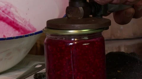 Close the lid of the container tightly 4 Video stock 325598120