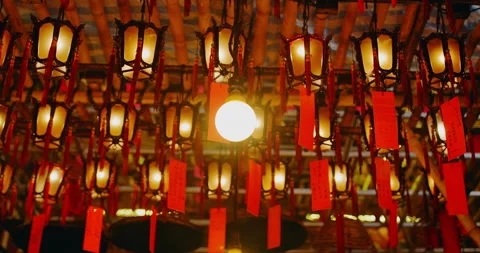 Close up of lights and lanterns Burning Buddhist Temple Religious Mysterious Bea Video stock 201095741