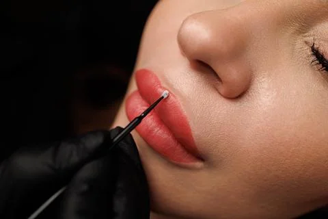 Close Up of Lips After Permanent Makeup Procedure Stock-Fotos