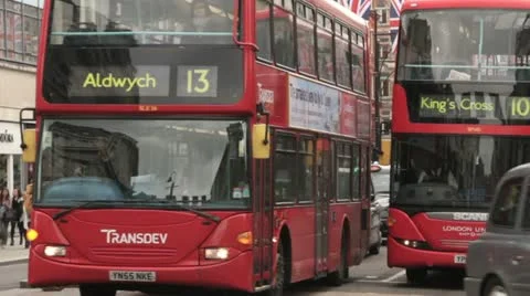 Close up of london buses Vídeo Stock 11042173