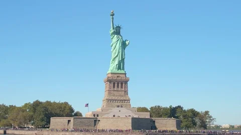 CLOSE UP: Long queue forming at the entrance to the iconic Statue of Liberty, NY Stock Footage 72518201