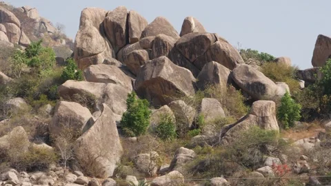 Close macro shot of hill made of large rocks Vídeo Stock 151937361