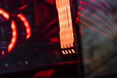  Close-up Macro Shot of Installed RAM Memory in Computer Motherboard Slot ... Foto stock