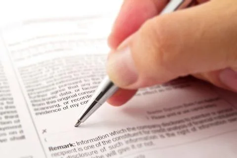 Close-up macro of signing a contract. Foto stock