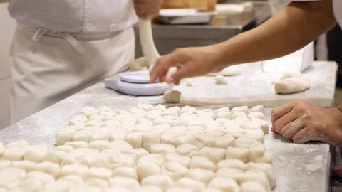 Close-up of making xiao long bao, dough knead and divided into small pieces. 動画素材 116411314