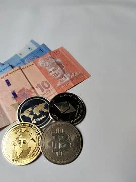 Close-up of Malaysian 1 Ringgit and 10 Ringgit banknotes with illustrations  Fotos de archivo