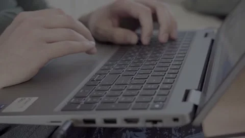 Close up of man hands typing on keyboard. Slow motion Vidéo 208301066