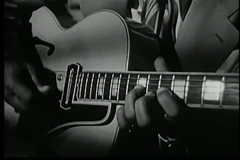 Close-up of man playing guitar 스톡 동영상 11355402