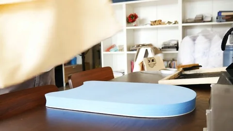 Close up of a man to silk screen work 스톡 동영상 81535738