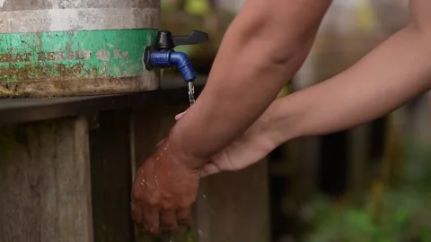 Close up of Man washing his hands Stock Footage 171099069