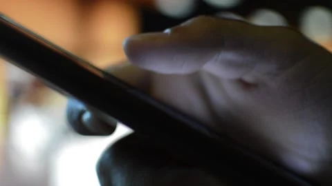 Close-up man's hand scrolling instagram social media app on the phone 스톡 동영상 201077353