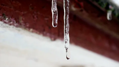 Close Up Melting Icicles 스톡 동영상 85922398