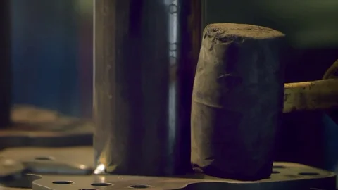 Close Up Of Metal Weld Being Hit By A Hammer 스톡 동영상 78562611