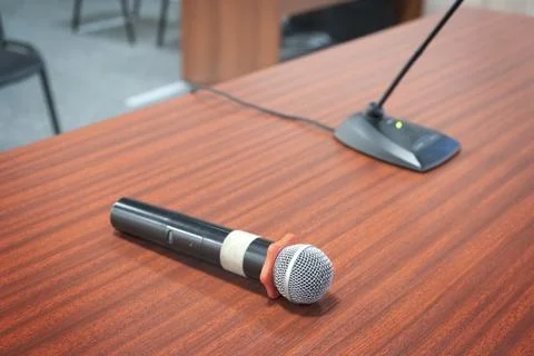 Close up Microphone on the table, concept of speaker or teacher preparation t Foto stock