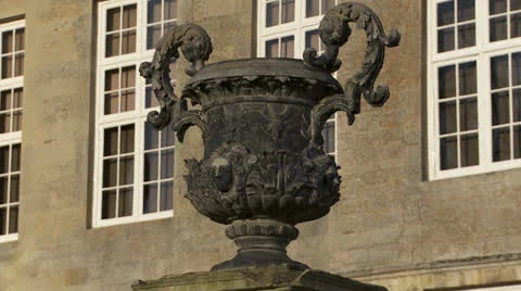 Close up of monument in front of a stately home Stock Footage 25255458